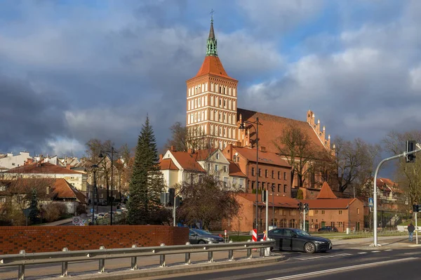 Pohled na katolickou katedrálu sv. Jakuba (Jákob) v Olsztynu. — Stock fotografie