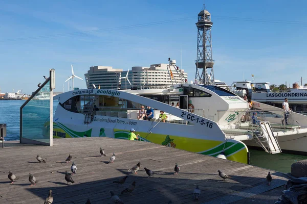 Barcelona Spain May 2017 View Touristic Passenger Catamaran Pier Center — Stockfoto