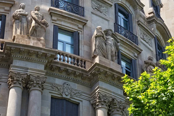 Барселона Испания Мая 2017 Года Вид Скульптуры Фасаде Одного Исторических — стоковое фото