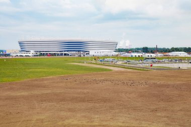 KALININGRAD, RUSSIA - 13 Haziran 2018: Rusya 'da oynanan 2018 FIFA Dünya Kupası karşılaşmaları için modern Kaliningrad futbol stadyumunun (ayrıca Arena Baltika olarak da bilinir) görünümü.