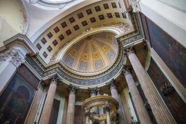 BARCELONA, İSPAN - 15 Mayıs 2017 San Agustin Kilisesi 'nin tavan manzarası. Barcelona 'da El Raval' da bir Katolik tapınağı. Placa de Sant Agusti caddesinde..