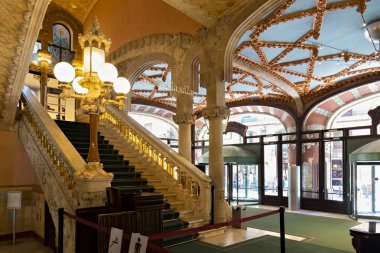 BARCELONA, İspanya - 15 Mayıs 2017: Katalan Müzik Sarayı 'nın İçi (Katalanca Palau de la Musica Catalana). 1905-1908 yılları arasında modernist tarzda tasarlanmış bir konser salonu..