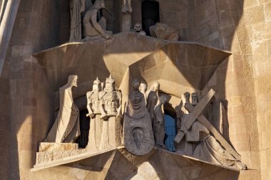 BARCELONA, SPAIN - 15 Mayıs 2017: Tamamlanmamış Roma Katolik Küçük Bazilikası (UNESCO Dünya Mirası 'nın bir parçası) detayları. Mimar Antoni Gaudi tarafından tasarlandı..