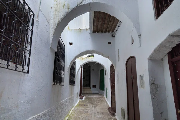 俯瞰摩洛哥北部Tetouan Medina小区的旧城墙 梅迪纳通常被围起来 有许多狭窄而迷宫一般的街道 经常有历史建筑 — 图库照片