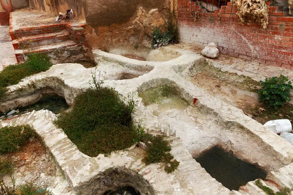 Different Old Stone Vats Dye Leather Tannery Tetouan Medina Northern — Stockfoto