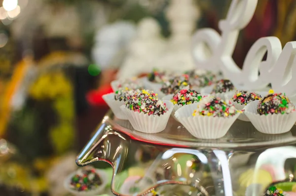 Tatlılar renk / renk tatlı büfesi 