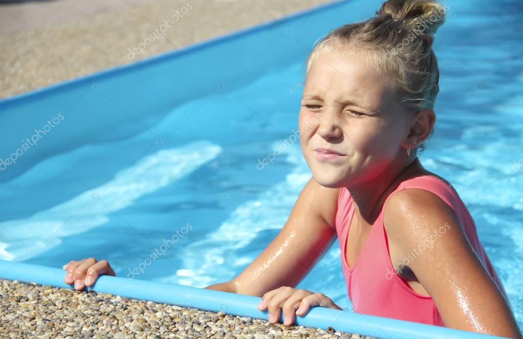 Mädchen Am Pool Mädchen Am Pool