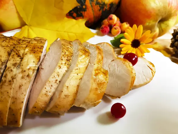 Morceaux de dinde de Thanksgiving jour feuille d'érable canada, nature morte — Photo