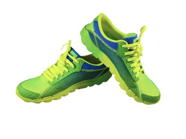 Yeşil spor ayakkabı izole önyükleme