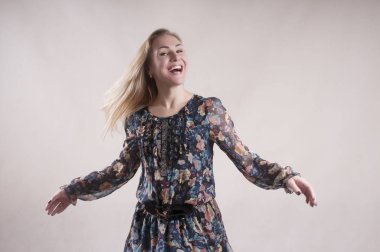 mutlu kadın dans stüdyosu