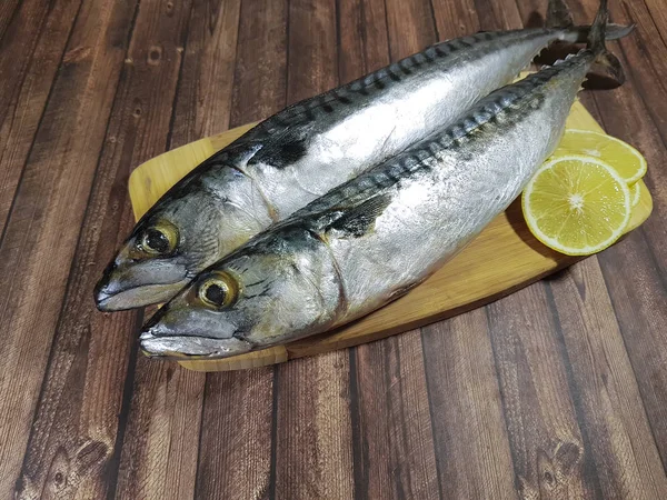 Cavala Peixe Uma Madeira — Fotografia de Stock