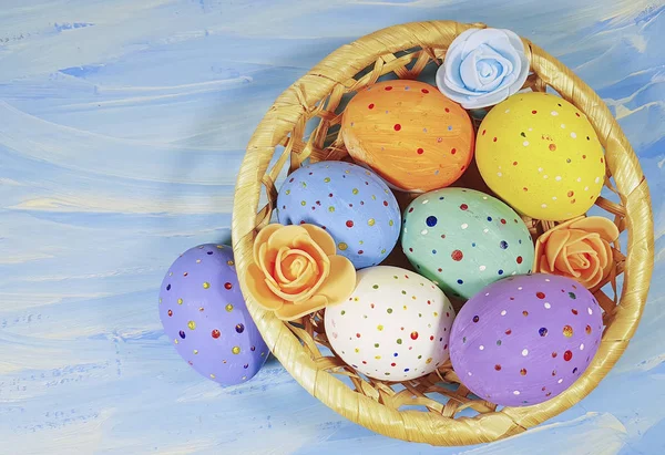 Œufs Pâques Bois Bleu Dans Panier — Photo