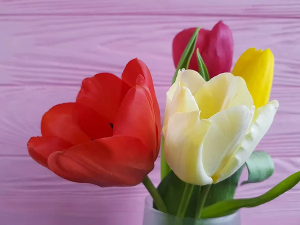 Hermoso Florero Tulipanes Frescos Madera Rosa Lugar Para Texto —  Fotos de Stock