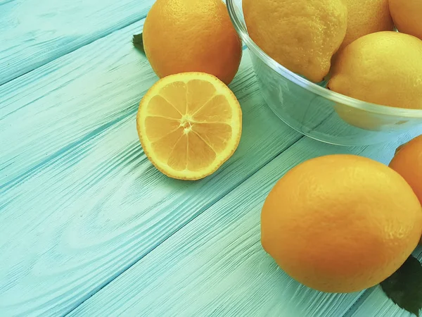 Citrons Oranges Sur Bois Bleu — Photo