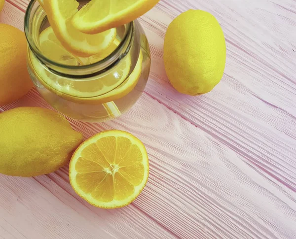 Вода Лимонным Апельсином Дереве — стоковое фото