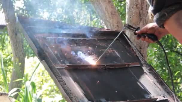 Trabalho Soldagem Natureza Verão — Vídeo de Stock