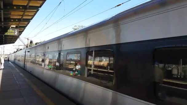 乌克兰基辅2017年9月28日火车到达车站 — 图库视频影像