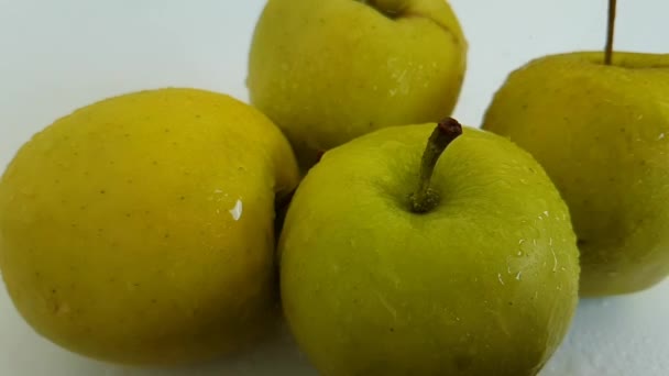 Éclaboussures Vert Pomme Sur Fond Blanc Ralenti — Video