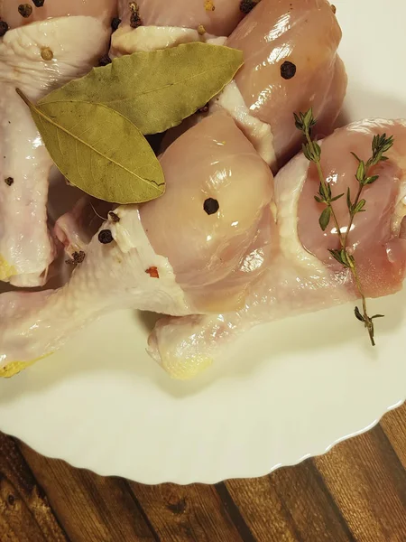 Raw Chicken Legs Plate Pepper — Stock Photo, Image