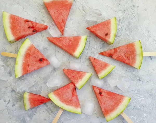 Bitar Vattenmelon Konkret Bakgrund — Stockfoto