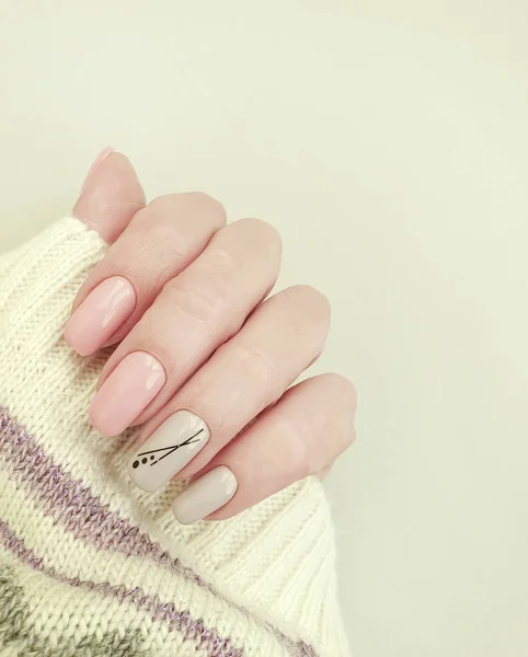 Female Hand Beautiful Stylish Manicure Sweater — Stock Photo, Image