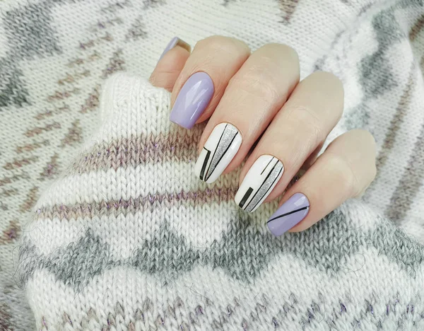 Vrouwelijke Hand Nagel Mooie Manicure Bont — Stockfoto