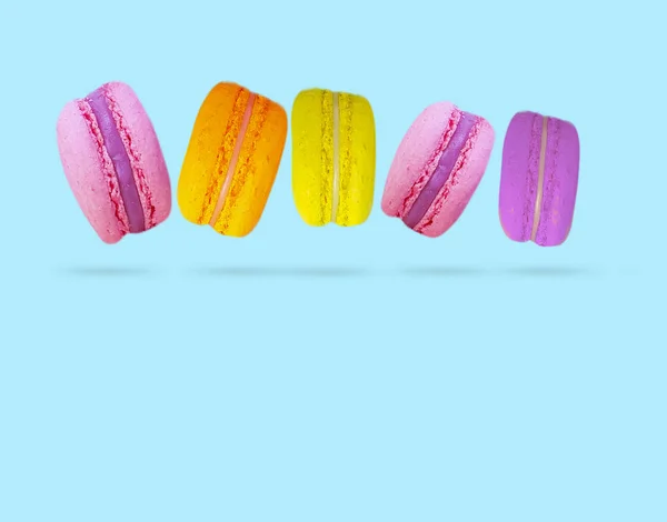 Colored Sweet Macaroon Flies Background — Stock Photo, Image