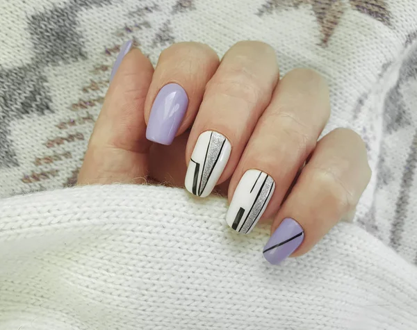 Vrouwelijke Hand Nagel Mooie Manicure Trui — Stockfoto