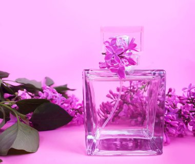 Şişe parfüm çiçeği, eflatun arka plan