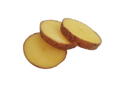 Beyaz arka planda çiğ patates.