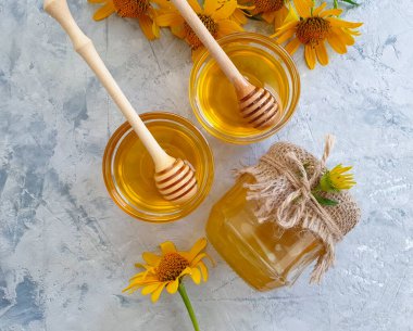 Beton zeminde bal çiçeği takvimi