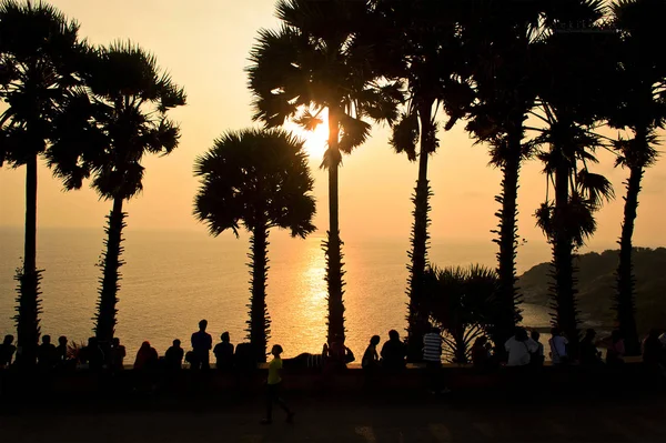  Siluet günbatımı deniz (Laem Phrom Thep) bakış açısı popüler seyahat Phuket Tayland