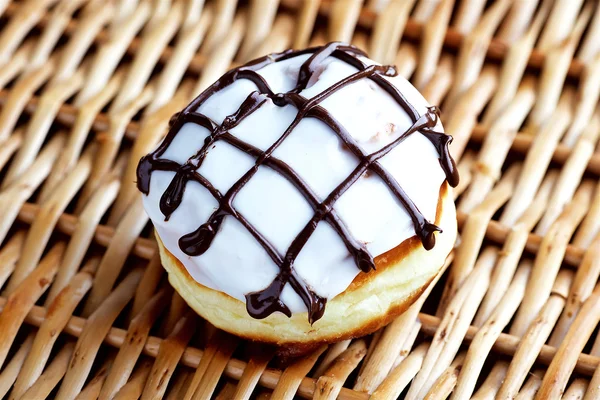 çörek şeker şurubu içinde