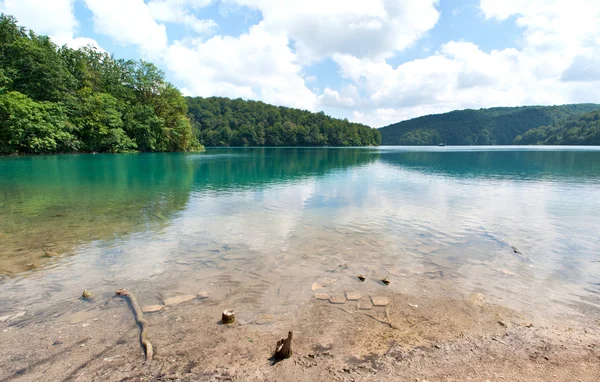 Kozjak Gölü'nün altındaki taş