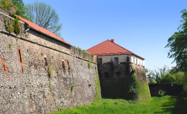 Uzhhorod kalenin yüksek taş duvar