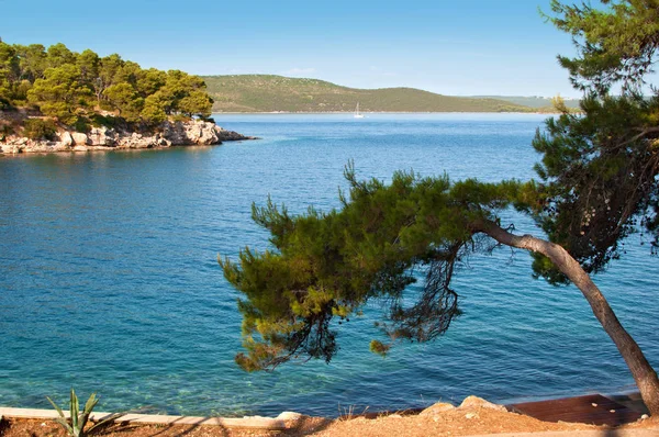 Agua de mar azul profundo transparente — Foto de Stock