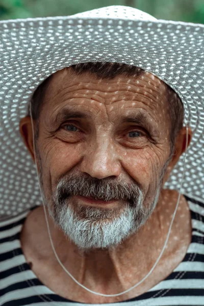 Navždy mladý. Aktivní starší muž. — Stock fotografie