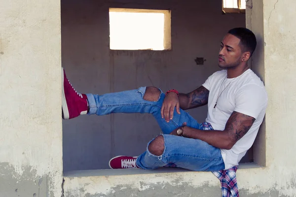 yakışıklı delikanlı açık 