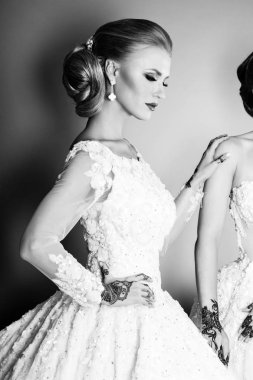 Düğün güzellik çekimi siyah ve beyaz 