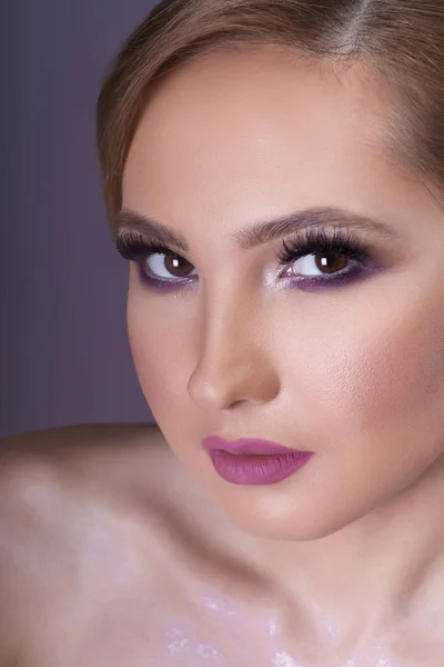 mavi arka plan düğün güzellik çekimi 