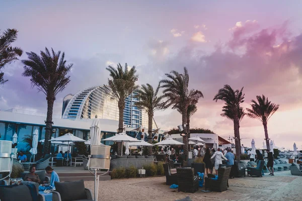 Dubai, Birleşik Arap Emirlikleri: Jumeirah Beach hotel Dubai. İnci gün batımı görünümü