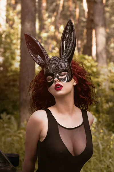 Kızıl saçlı güzel Avrupa modeli 