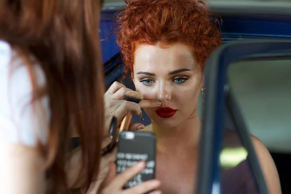 Kızıl saçlı güzel Avrupa modeli — Stok fotoğraf
