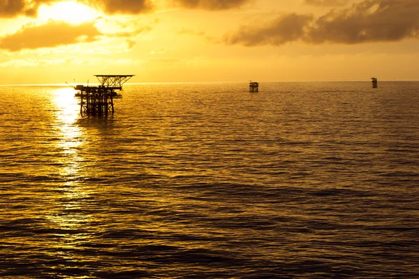 Silhouet Van Een Booreiland Bij Zonsondergang Zuid Chinese Zee — Stockfoto