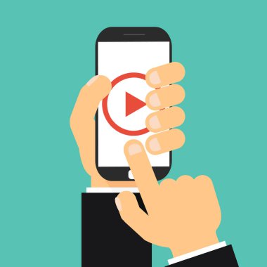 Video oynatıcı ile Smartphone scr üzerinde tutan işadamı el