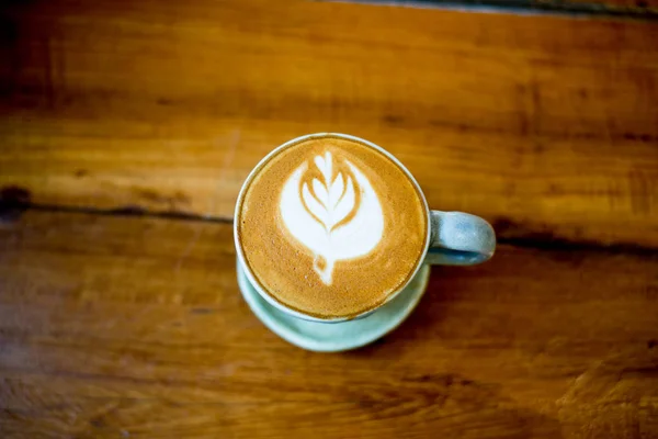 Bovenaanzicht van latte art koffie — Stockfoto