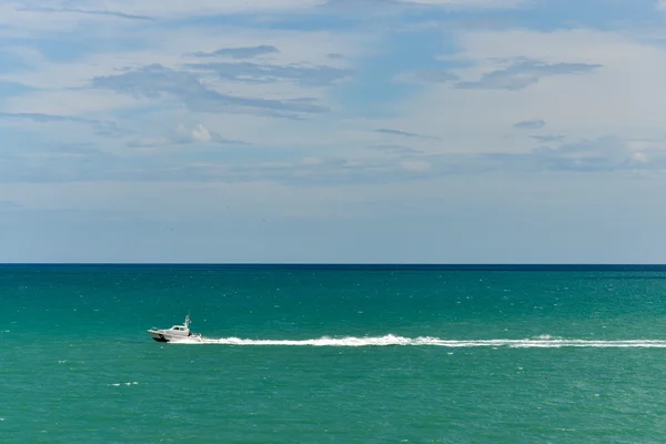 Motoscafo sul mare — Foto Stock