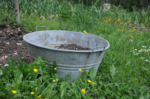 An iron bucket — Stock Photo, Image