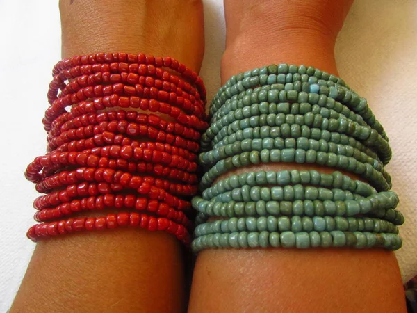 Bracelets green and red — Stock Photo, Image