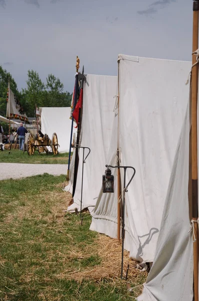 Vita camping tält — Stockfoto